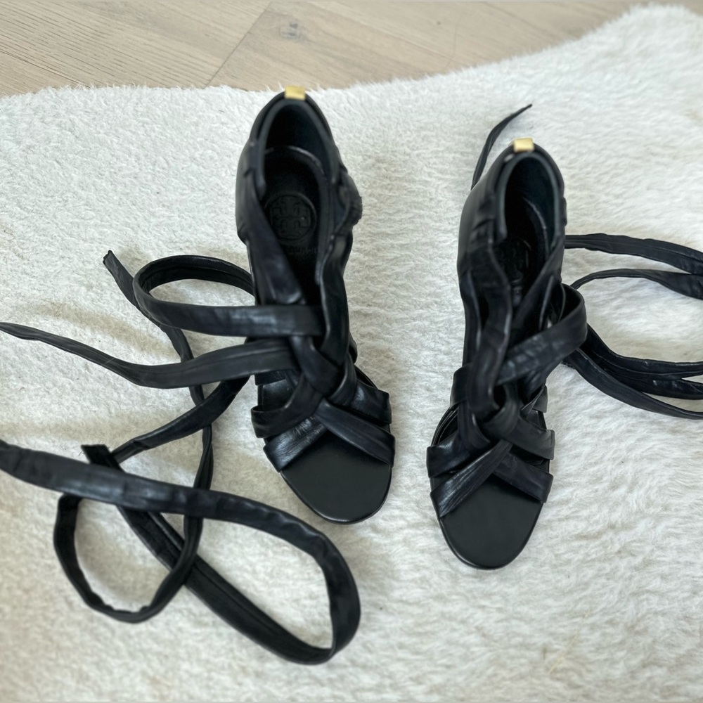 Tory Burch Black Leather Wrap Up Heel 8.5